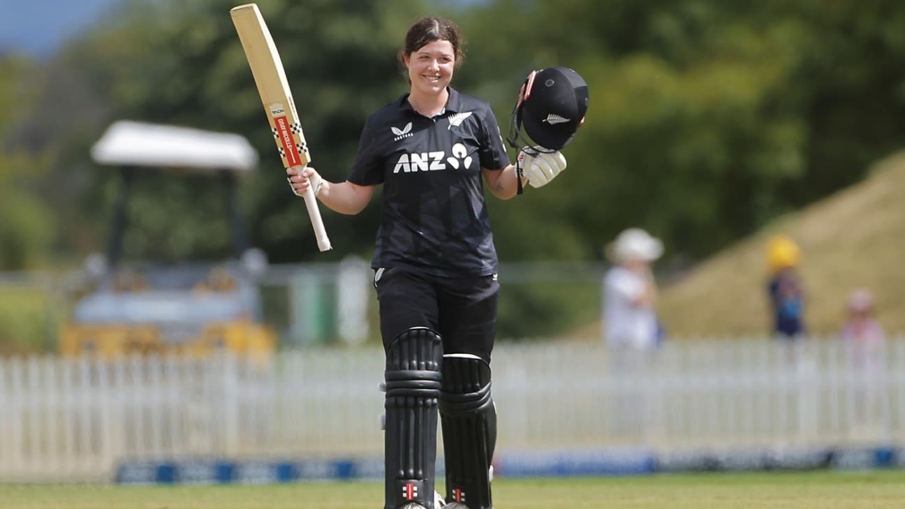 Plimmer's maiden ODI hundred gives NZ series win